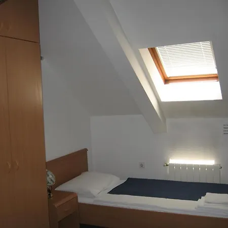 Veli Joze Szálloda Póla